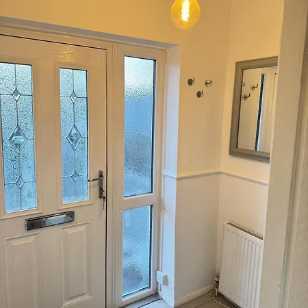 Leeds - 3 Bedrooms - 1bathroom - Parking - Wifi Holiday home *