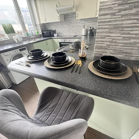 Leeds - 3 Bedrooms - 1bathroom - Parking - Wifi Leeds (West Yorkshire)